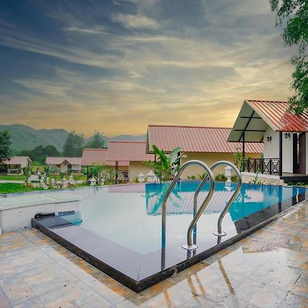 Ninad Homestays Karjat Eksteriør bilde