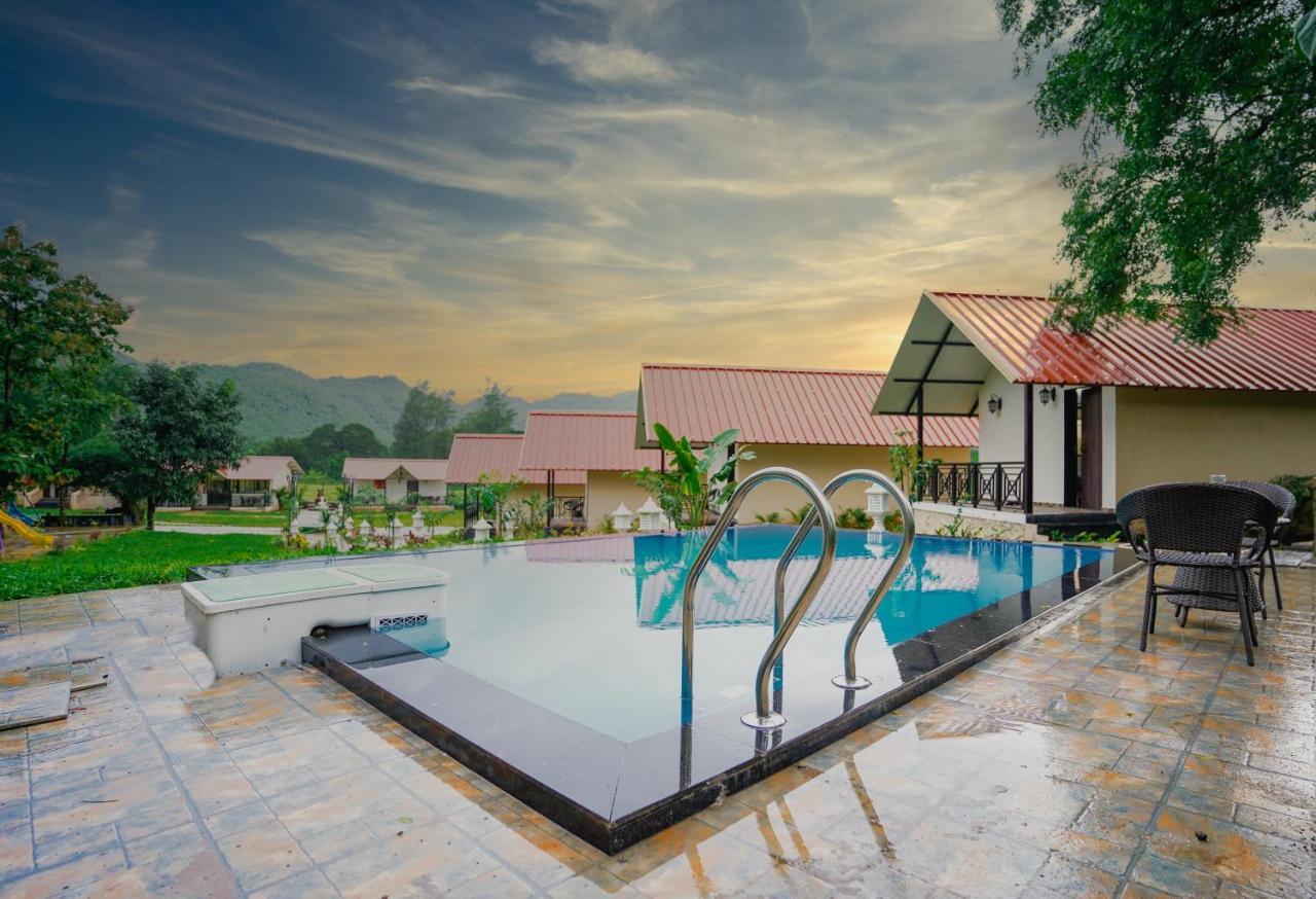 Ninad Homestays Karjat Eksteriør bilde