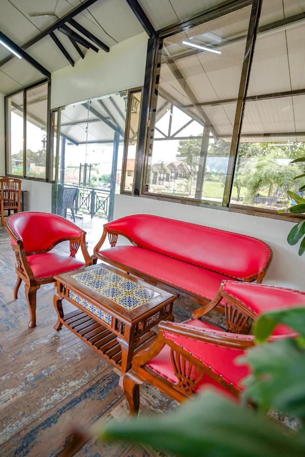 Ninad Homestays Karjat Eksteriør bilde